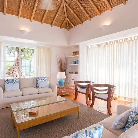 Будинок відпочинку Amazing Homes & Villas - Casa Das Pedras *